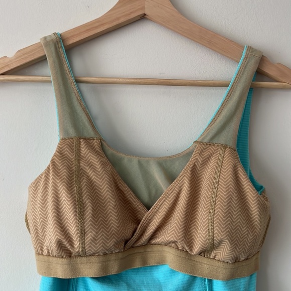 Lululemon blue/teal striped tank top Size 6. - Picture 6 of 10